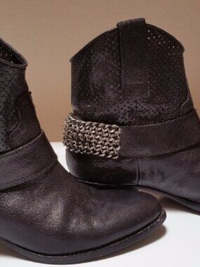 BCBG Boots